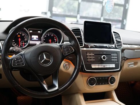 Used 2018 Mercedes-Benz GLS 450 4MATIC image 31