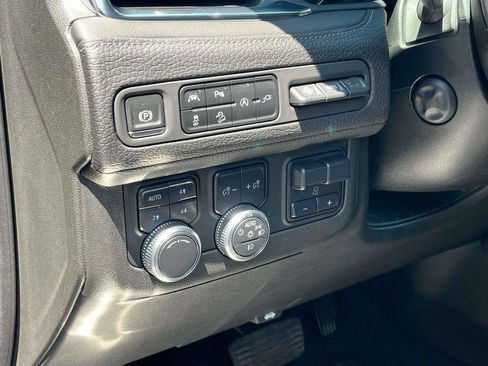 Certified 2021 GMC Yukon Denali w/ Denali Premium Package AWD/4WD image 31