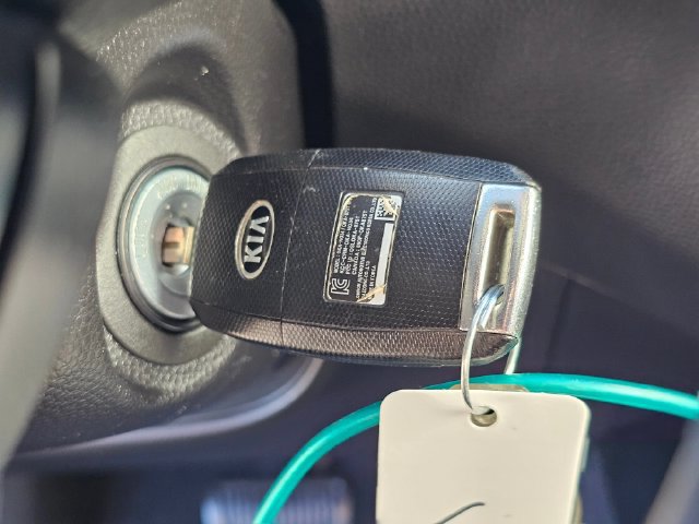 Used 2015 Kia Soul + FWD image 27