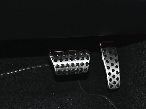 Used 2022 Dodge Challenger SRT Hellcat w/ Plus Package image 16