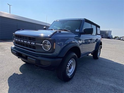 New 2025 Ford Bronco 4-Door image 7
