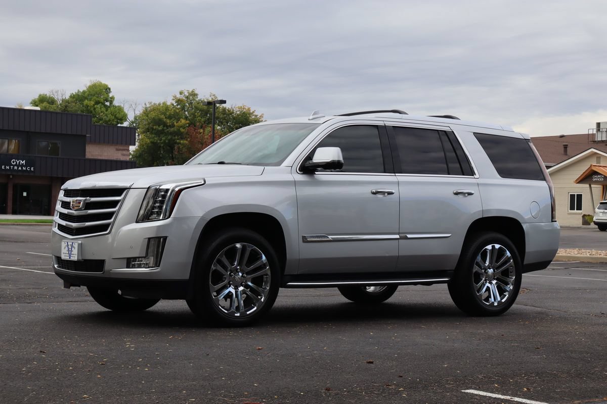 Used 2016 Cadillac Escalade Luxury AWD/4WD image 11