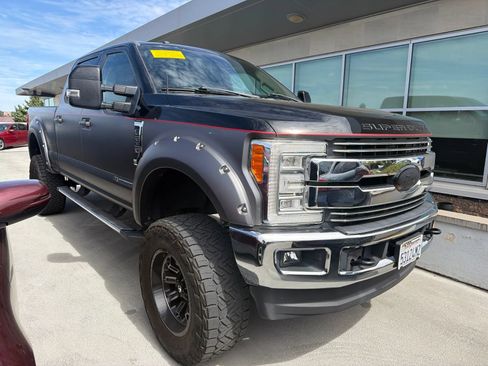 Used 2017 Ford F250 Lariat w/ Lariat Ultimate Package AWD/4WD image 2