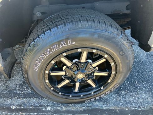 Used 2020 Chevrolet Colorado W/T w/ WT Convenience Package RWD image 7