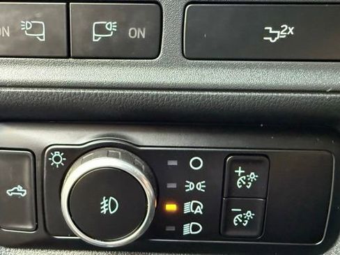 Used 2023 Ford F150 Lariat image 39