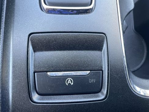 Used 2017 Ford Fusion SE w/ Fusion SE Technology Package FWD image 17
