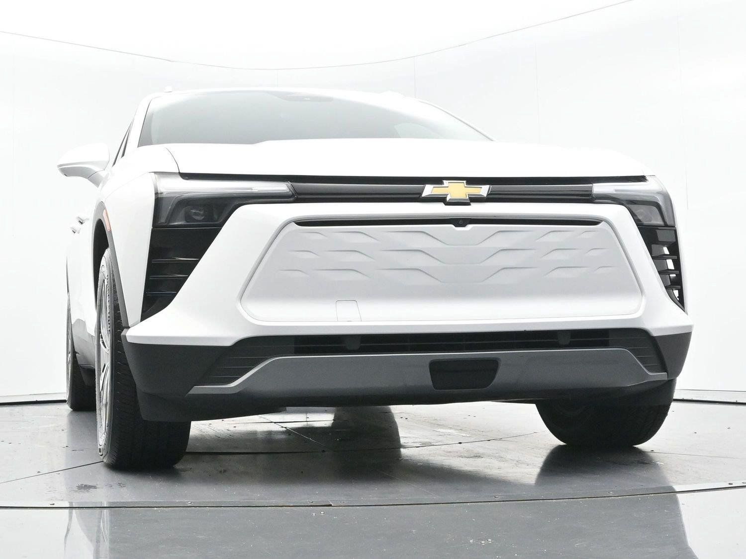 Used 2024 Chevrolet Blazer EV LT AWD/4WD image 46