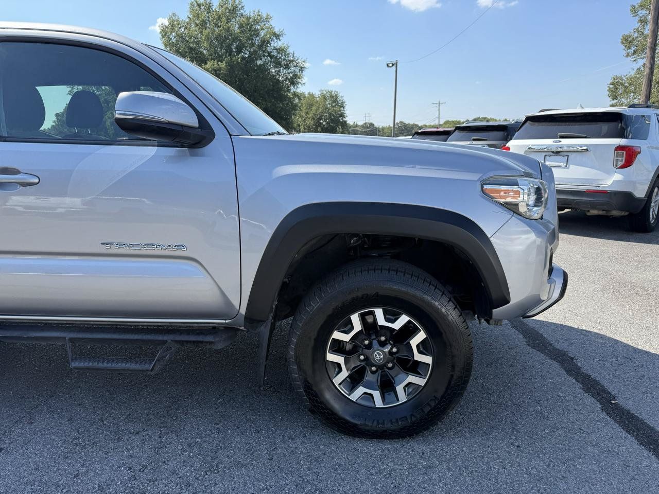 Used 2020 Toyota Tacoma TRD Off-Road w/ Technology Package AWD/4WD image 40