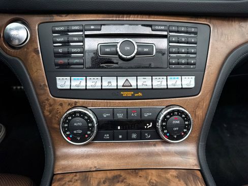 Used 2013 Mercedes-Benz SL 550 image 27