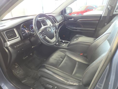 Used 2016 Toyota Highlander Limited w/ Driver Technology Package AWD/4WD image 15
