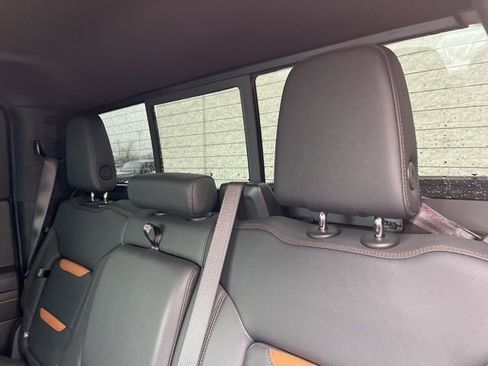 Used 2024 GMC Sierra 1500 AT4 w/ Technology Package image 10