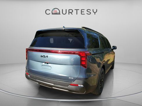 New 2026 Kia Carnival SX image 3