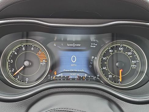 Used 2022 Jeep Cherokee Trailhawk w/ Comfort/Convenience Group image 19