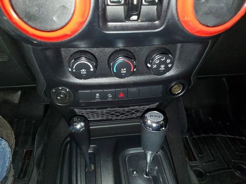 Used 2018 Jeep Wrangler Unlimited Sport S AWD/4WD image 21