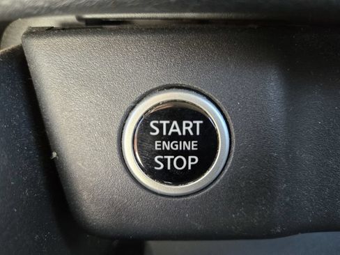 Used 2023 Nissan Rogue SV FWD image 18