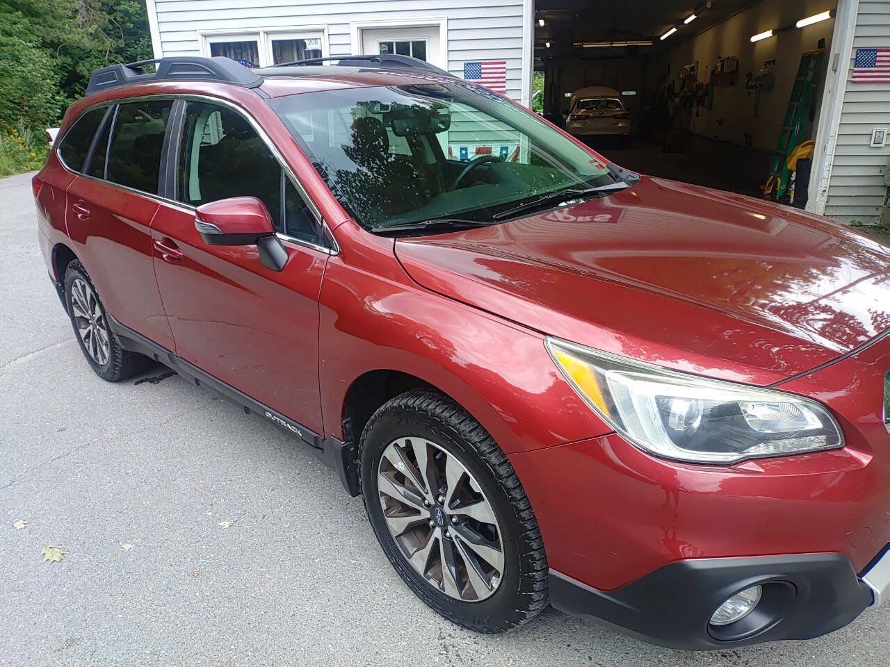 Used 2017 Subaru Outback 3.6R Limited AWD/4WD image 5