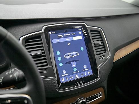 Certified 2023 Volvo XC90 B6 Core w/ Protection Package Premier AWD/4WD image 14