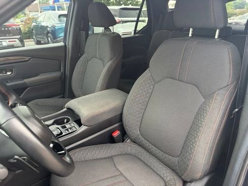 Used 2025 Honda Pilot Sport image 15