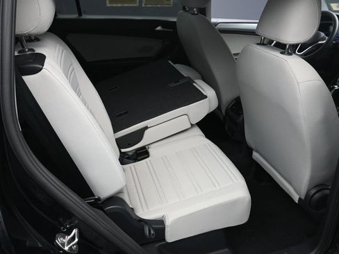 Used 2024 Volkswagen Tiguan S image 26