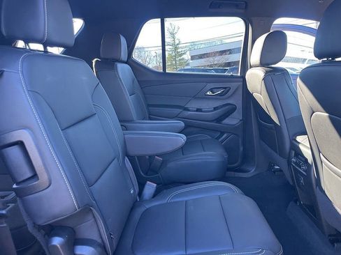 Used 2023 Chevrolet Traverse LT image 58