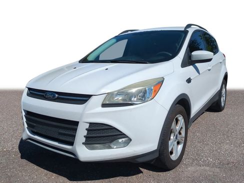 Used 2016 Ford Escape SE w/ Equipment Group 201A FWD image 1