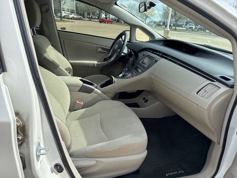 Used 2015 Toyota Prius Two image 17