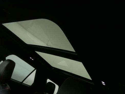 Used 2023 Ford Explorer ST-Line image 11