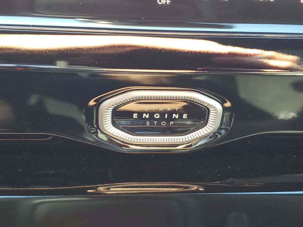Used 2026 Jeep Grand Cherokee Altitude RWD image 25