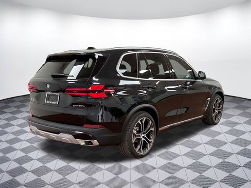 Used 2025 BMW X5 xDrive50e w/ Premium Package image 7