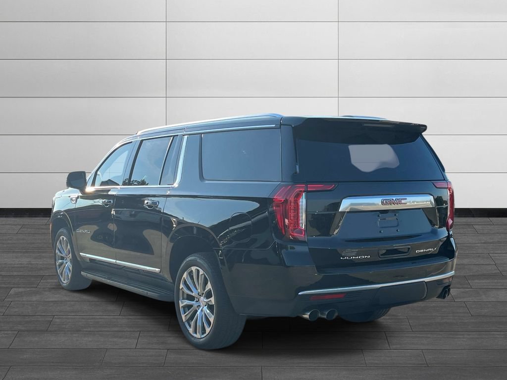 Used 2023 GMC Yukon XL Denali w/ Advanced Technology Package AWD/4WD image 3
