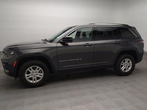 Used 2023 Jeep Grand Cherokee Laredo RWD image 2