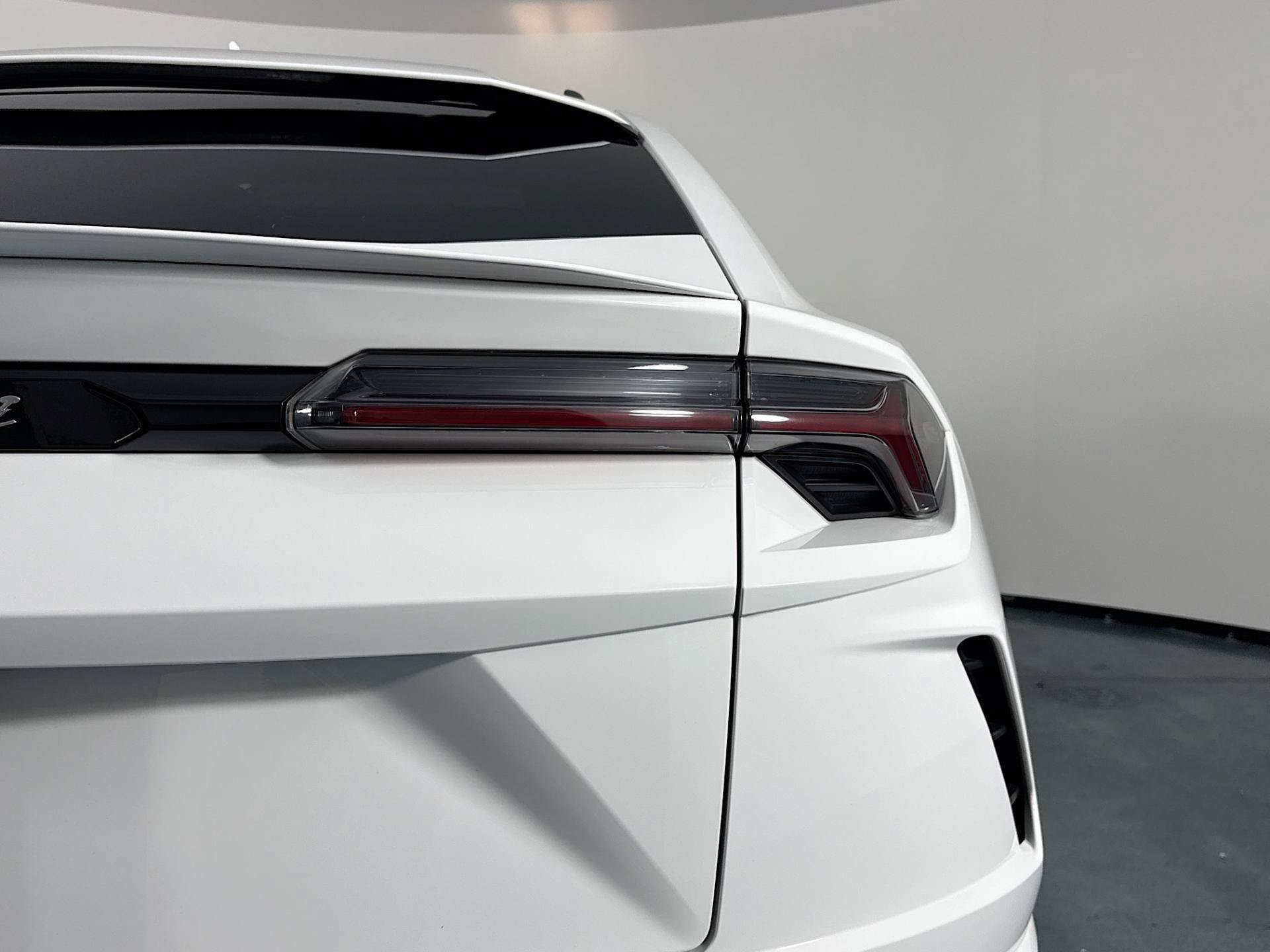 Used 2021 Lamborghini Urus AWD/4WD image 49