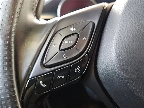 Used 2019 Toyota C-HR XLE image 11