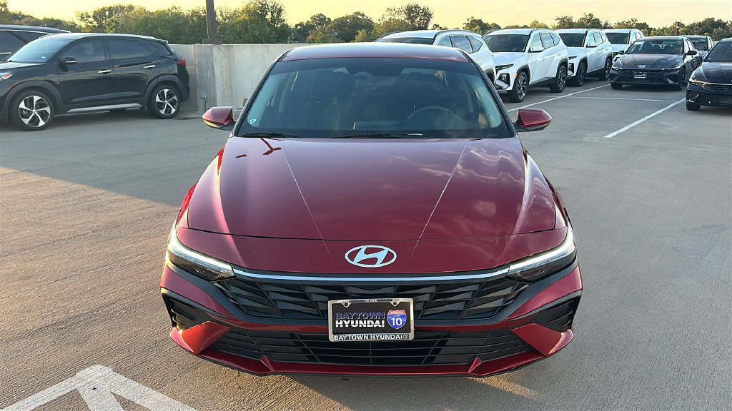 Used 2024 Hyundai Elantra SE FWD image 7