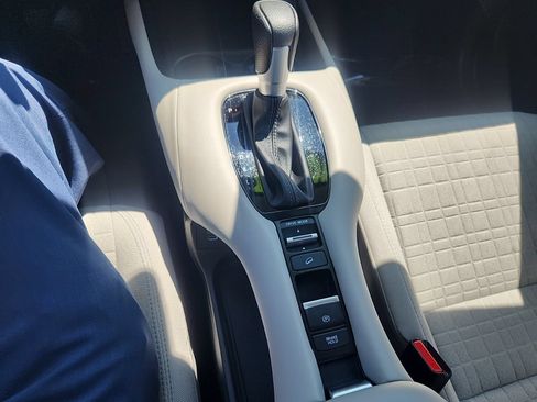 Used 2025 Honda HR-V LX image 22