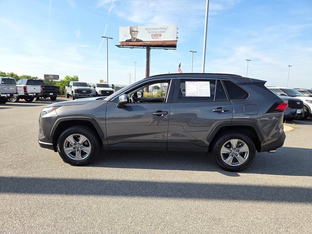 Used 2024 Toyota RAV4 XLE AWD/4WD image 4