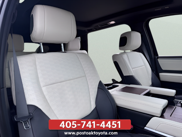 Used 2023 Toyota Sequoia Capstone AWD/4WD image 28