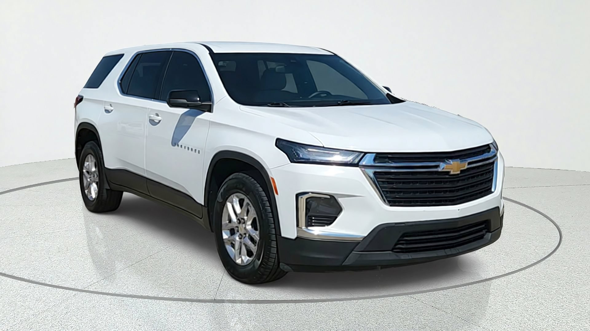 Certified 2023 Chevrolet Traverse LS FWD image 1