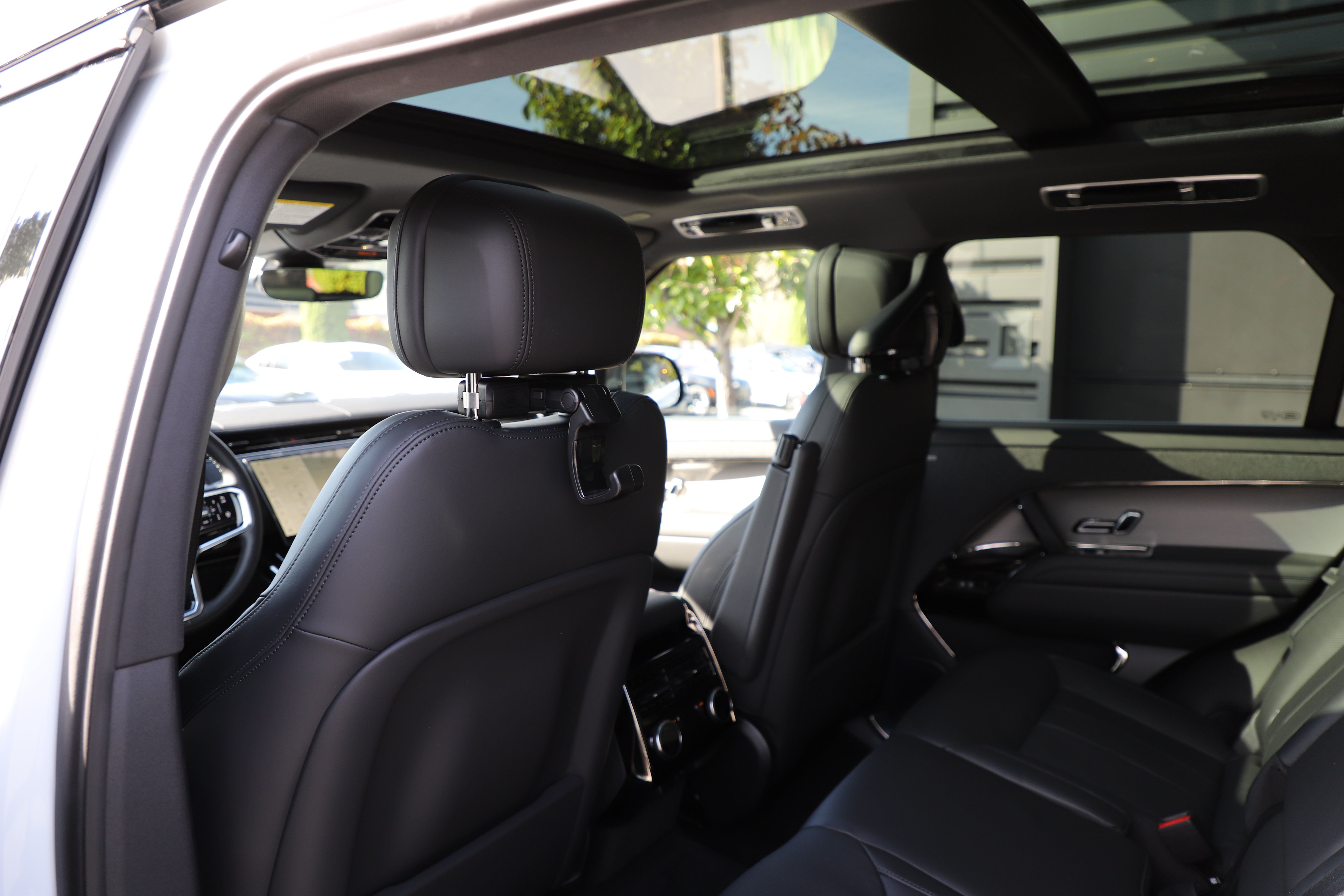 New 2026 Land Rover Range Rover Sport SE AWD/4WD image 13
