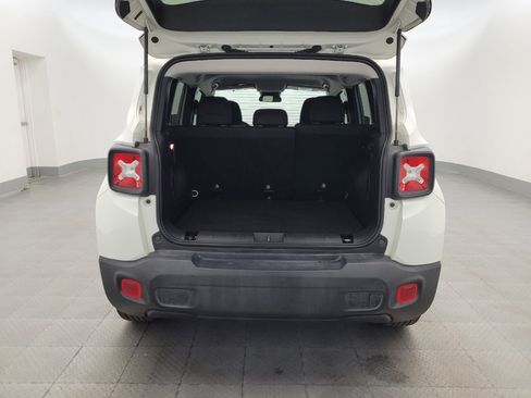 Used 2019 Jeep Renegade Latitude image 29