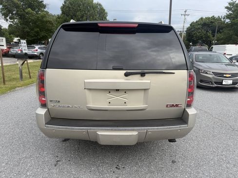 Used 2012 GMC Yukon XL Denali AWD/4WD image 4