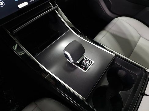 Used 2026 Land Rover Range Rover Velar Dynamic SE image 30