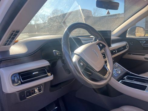 Used 2020 Lincoln Aviator Reserve w/ Equipment Group 201A image 11