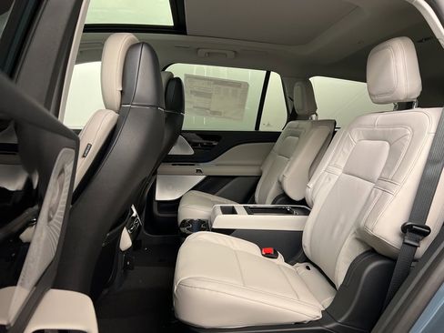 Used 2026 Lincoln Aviator Reserve image 32