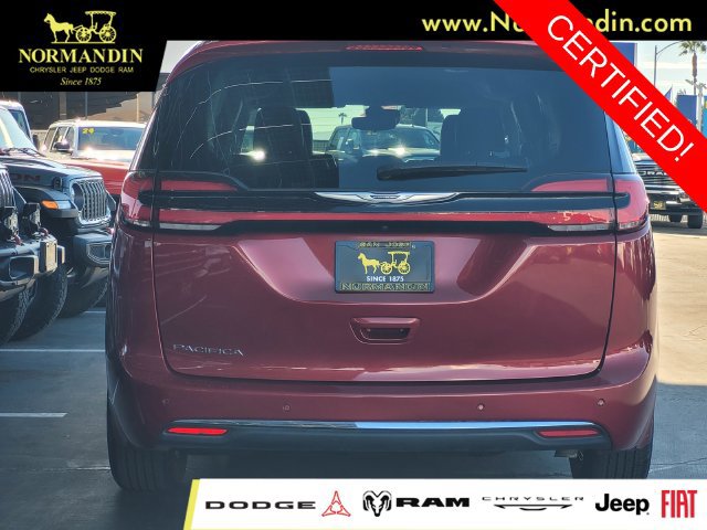 Certified 2024 Chrysler Pacifica Touring-L FWD image 4