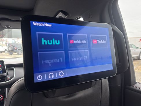 Used 2022 Chevrolet Tahoe RST w/ Sport Performance Package image 28