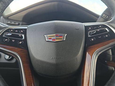 Used 2016 Cadillac Escalade Luxury AWD/4WD image 13