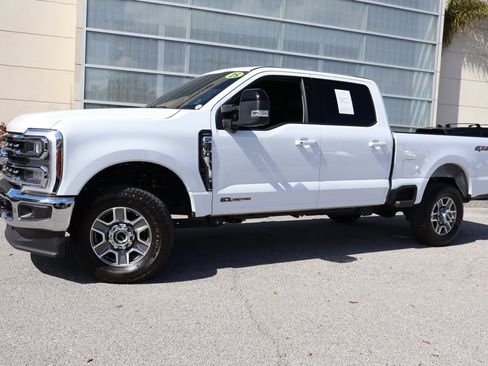 Used 2025 Ford F350 Lariat image 1