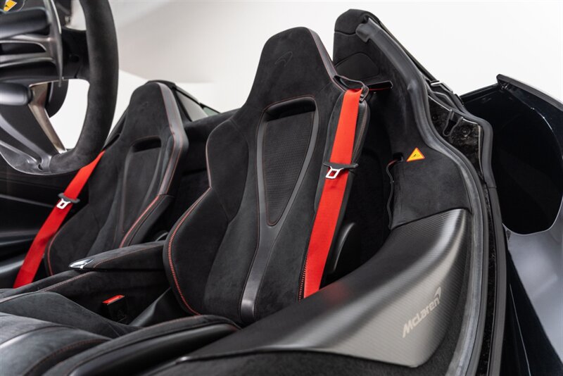 Used 2024 McLaren 750S Spider RWD image 46