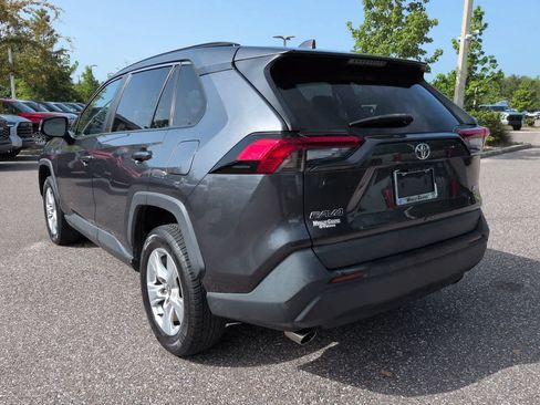 Used 2020 Toyota RAV4 XLE FWD image 4